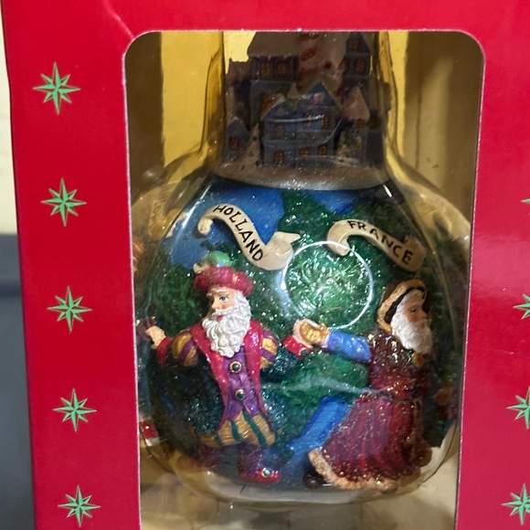 Christopher Radko Santas Around the World Christmas Ornament Hanging 3D Resin - Picture 5 of 7